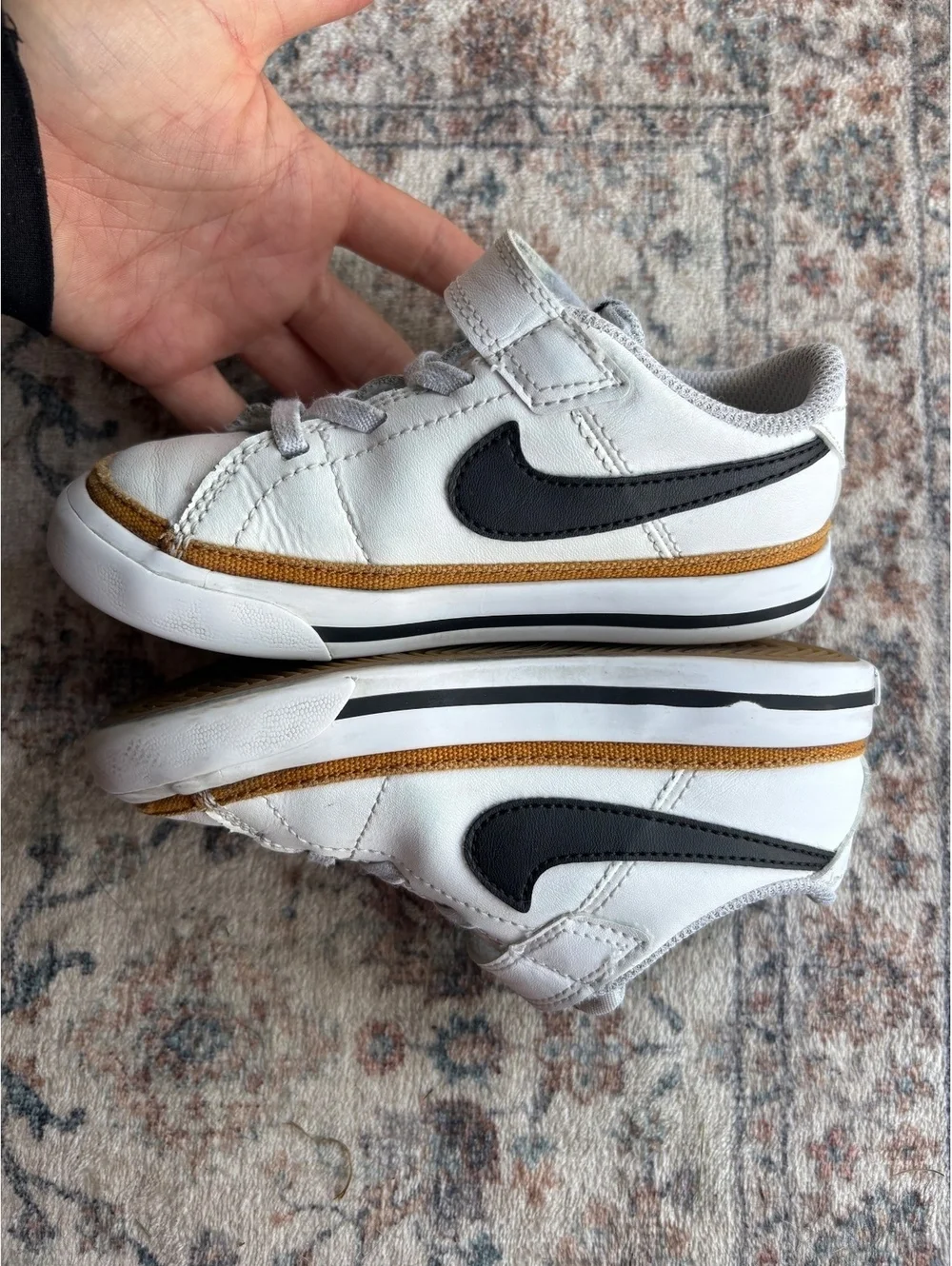 9C Toddler Nike Legacys Hook & Loop Black & White